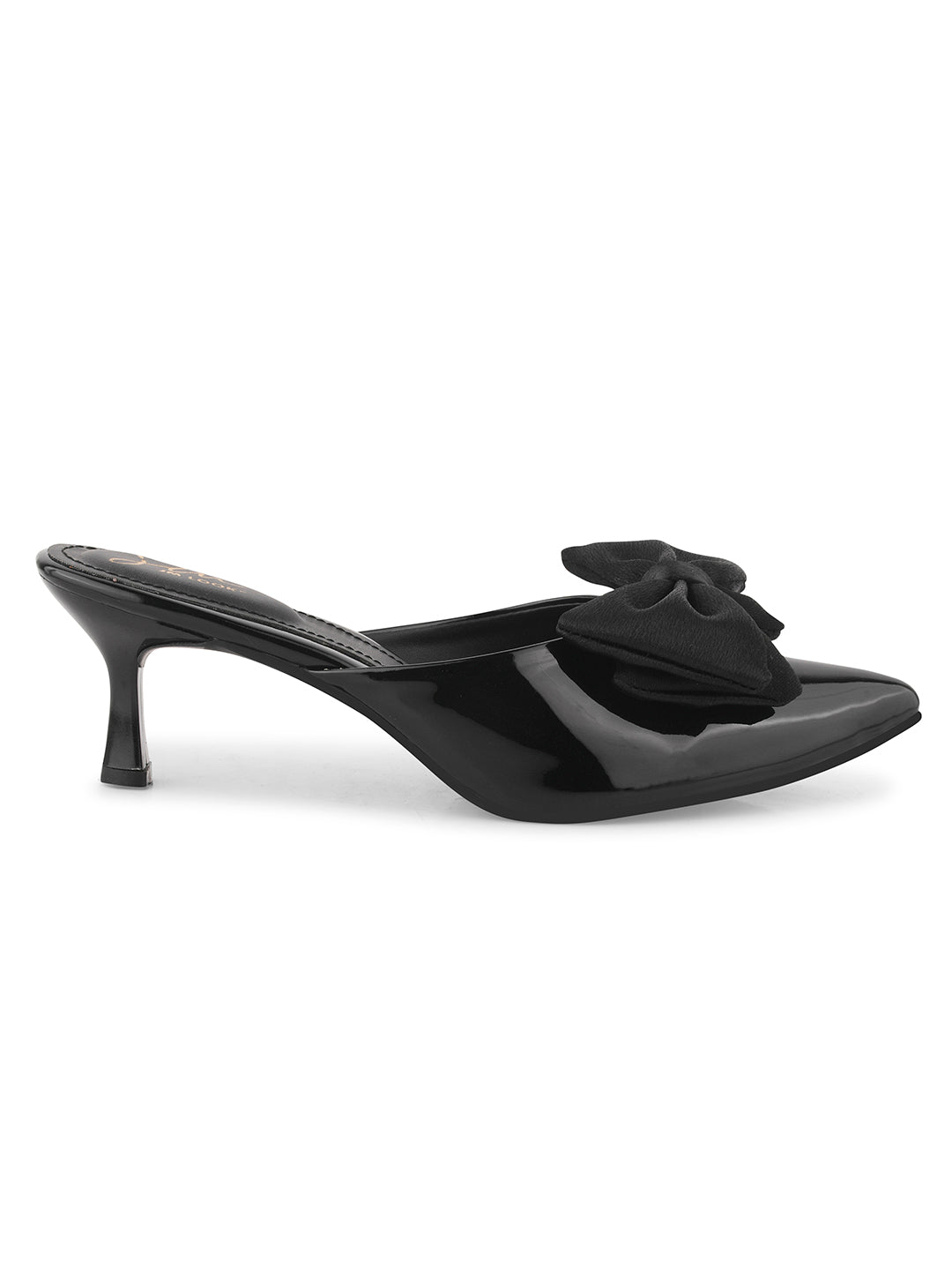 pointed toe heels featuring a large bow detail on the front
Black