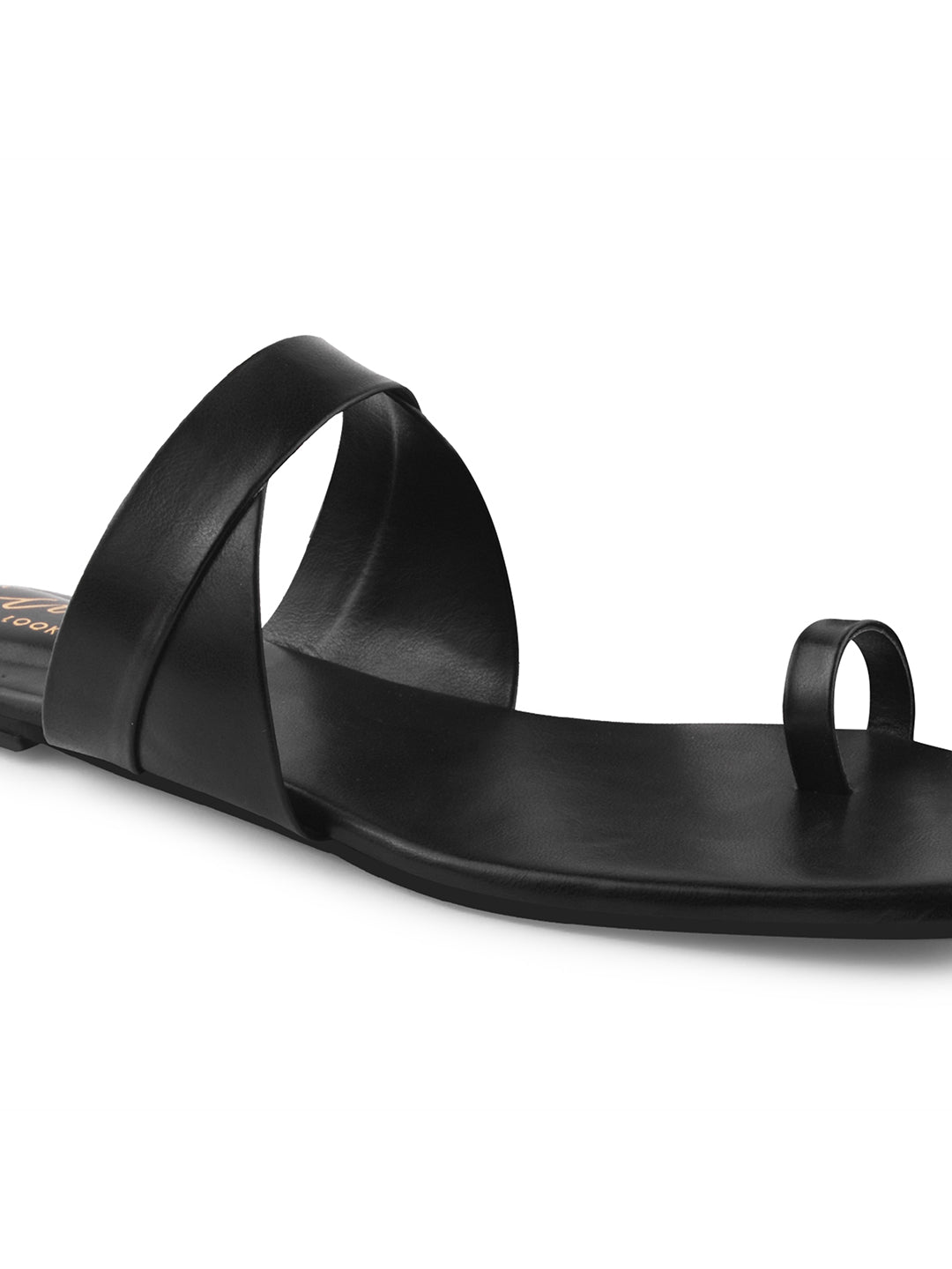 One-Toe Strap Flat Black