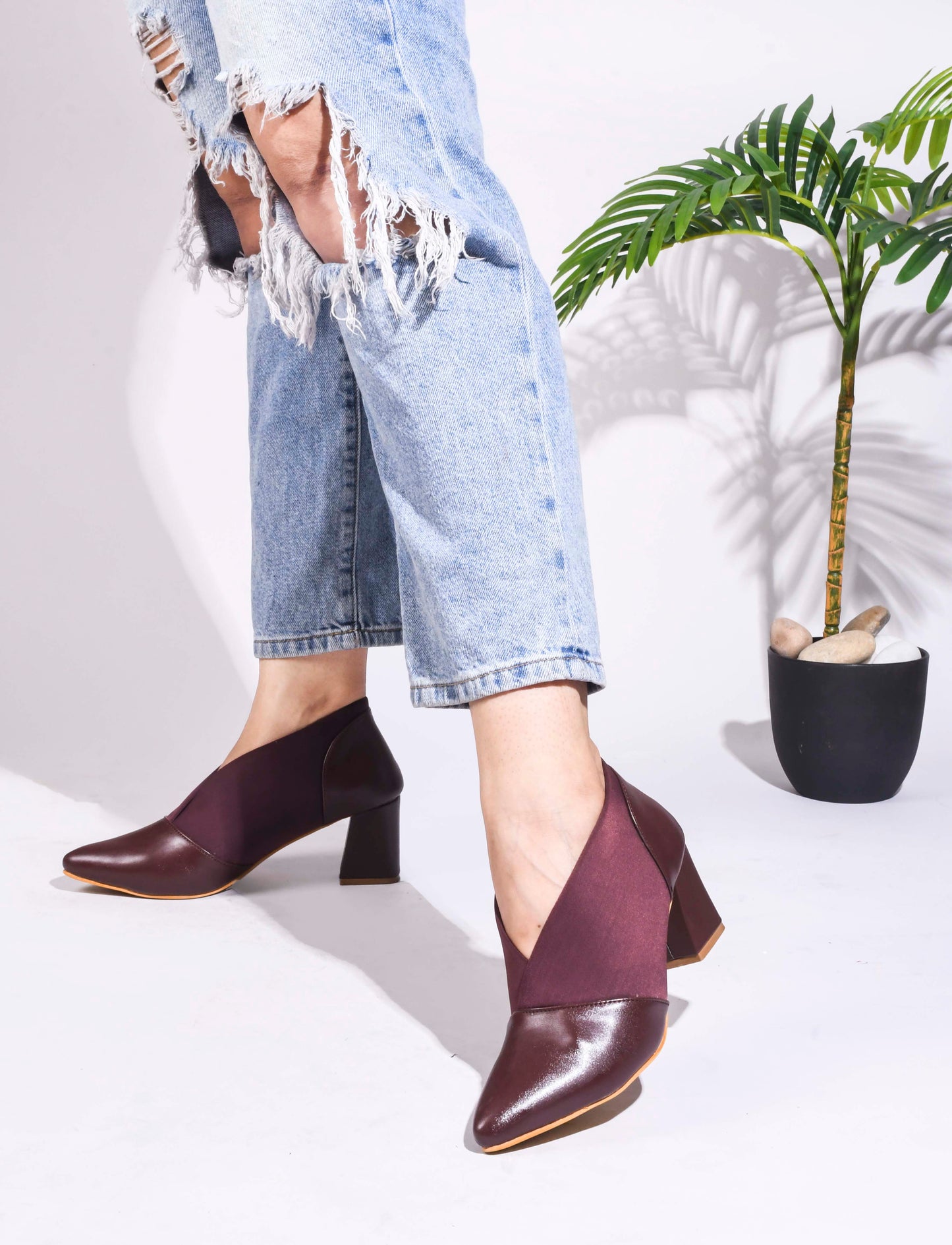Jm Looks women's pointed toe block heel shoes with elastic side panels
Brown