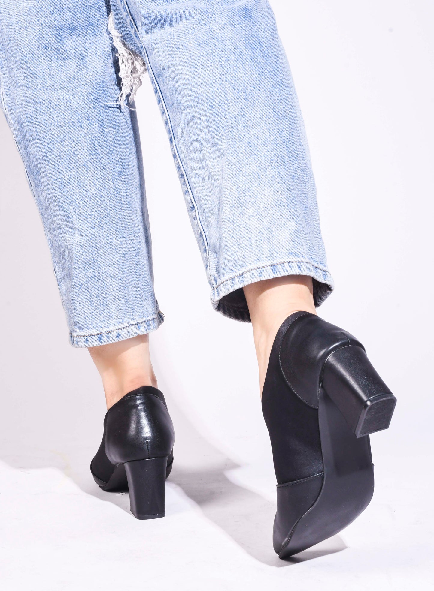 Jm Looks women's pointed toe block heel shoes with elastic side panels
Black