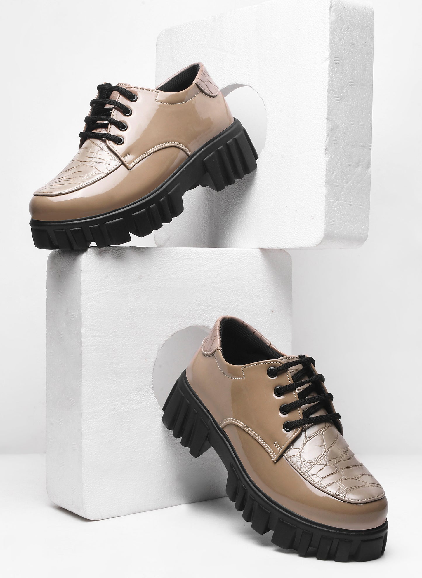 Jm Looks women's lug sole lace-up derbies with a textured upper
Beige