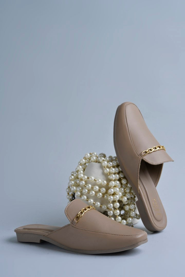 Jm Looks dual-strap flat slides in a neutral tone
Chikoo