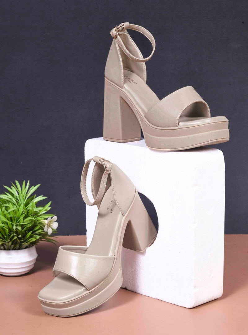 JM Looks women's platform sandals with a wide toe strap, ankle strap, and chunky block heel
 Beige