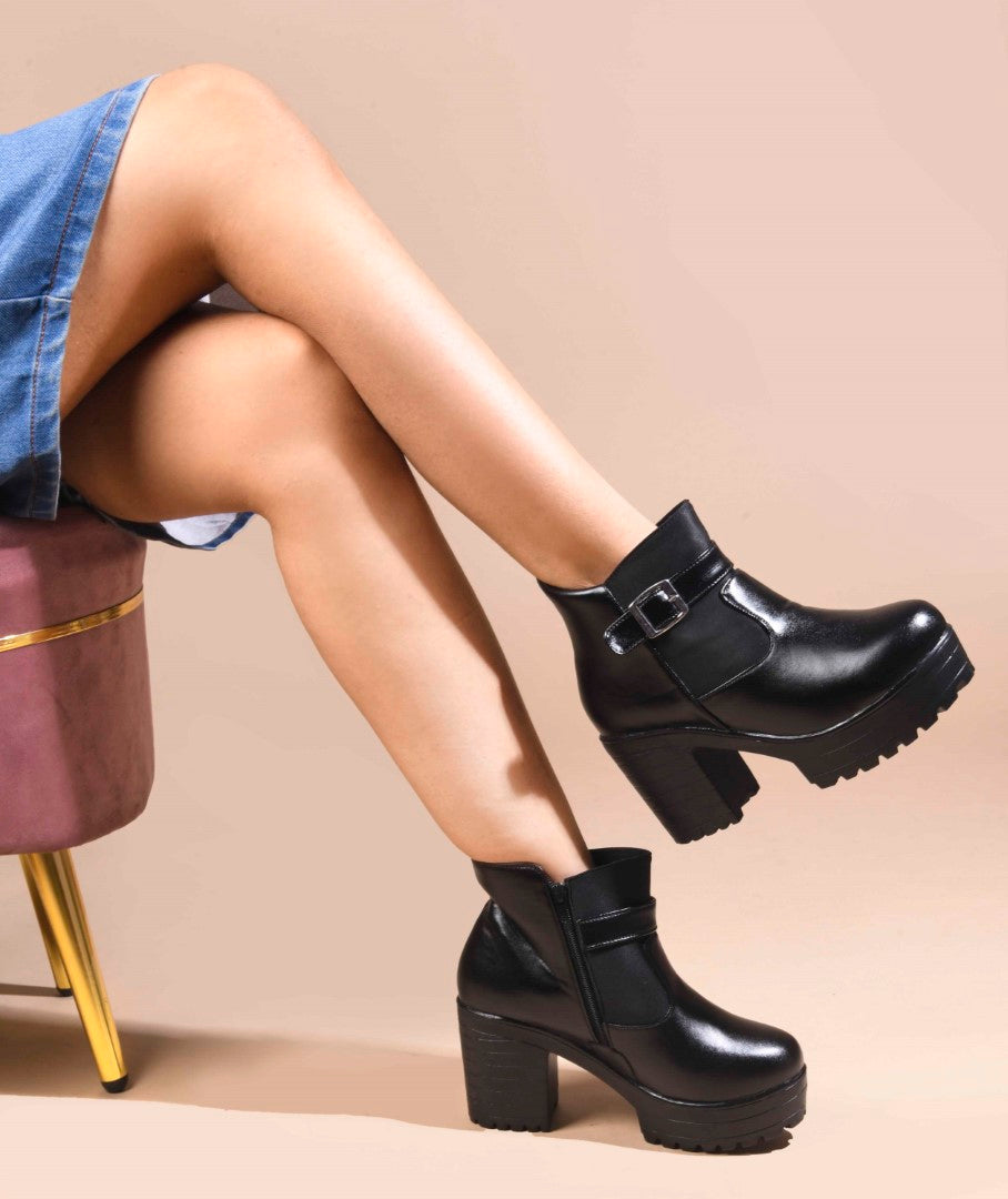 Jm Looks women's platform ankle boots with a chunky heel and buckle detail
Black