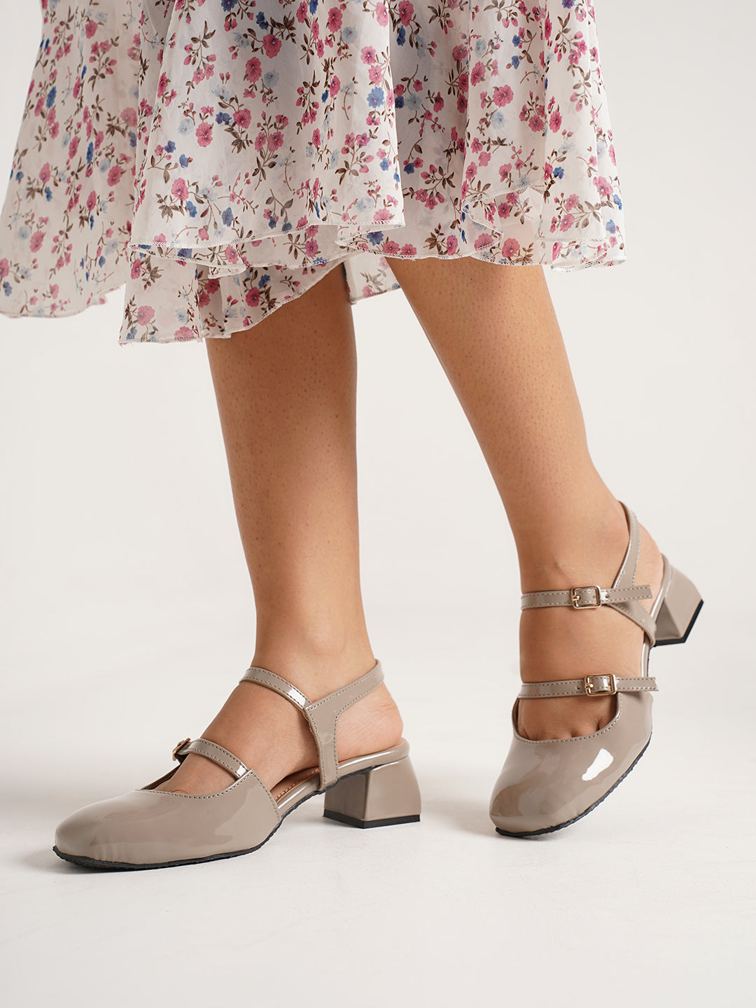 Jm Looks patent Mary Jane block heels with dual buckled straps
Beige