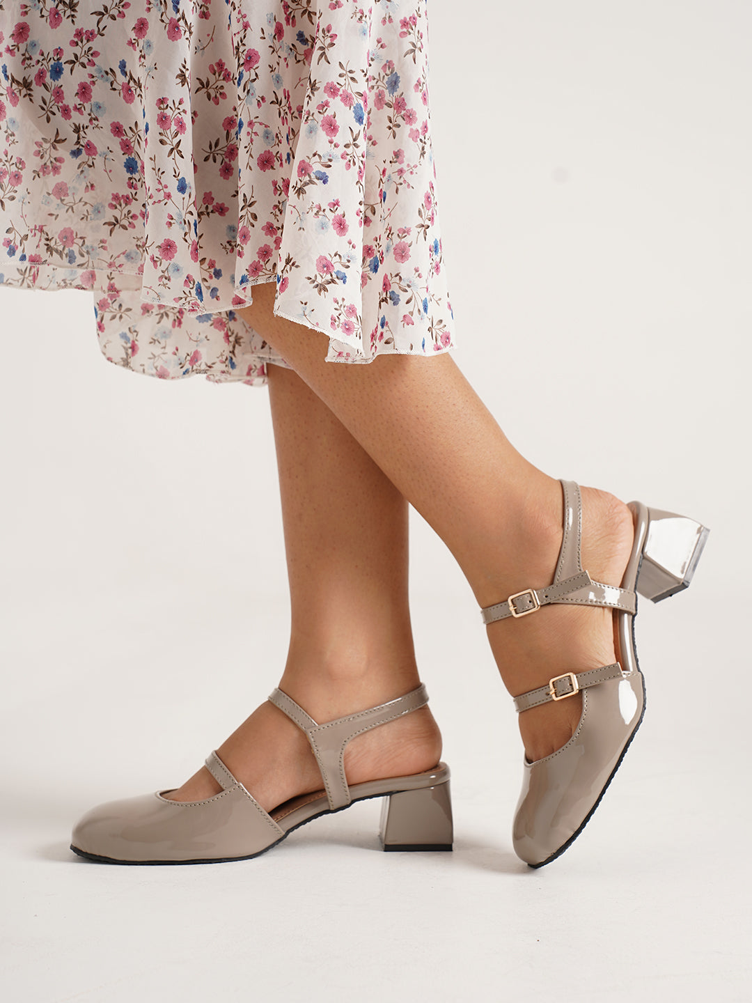 Jm Looks patent Mary Jane block heels with dual buckled straps
Beige