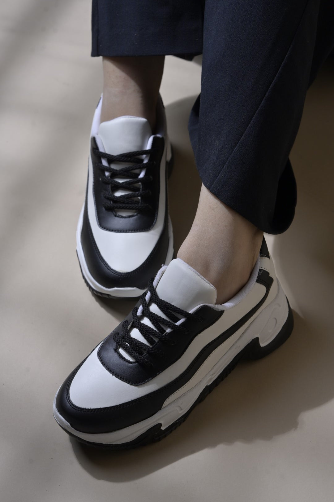 Jm Looks chunky sole sneakers with distinct paneling
Grey White