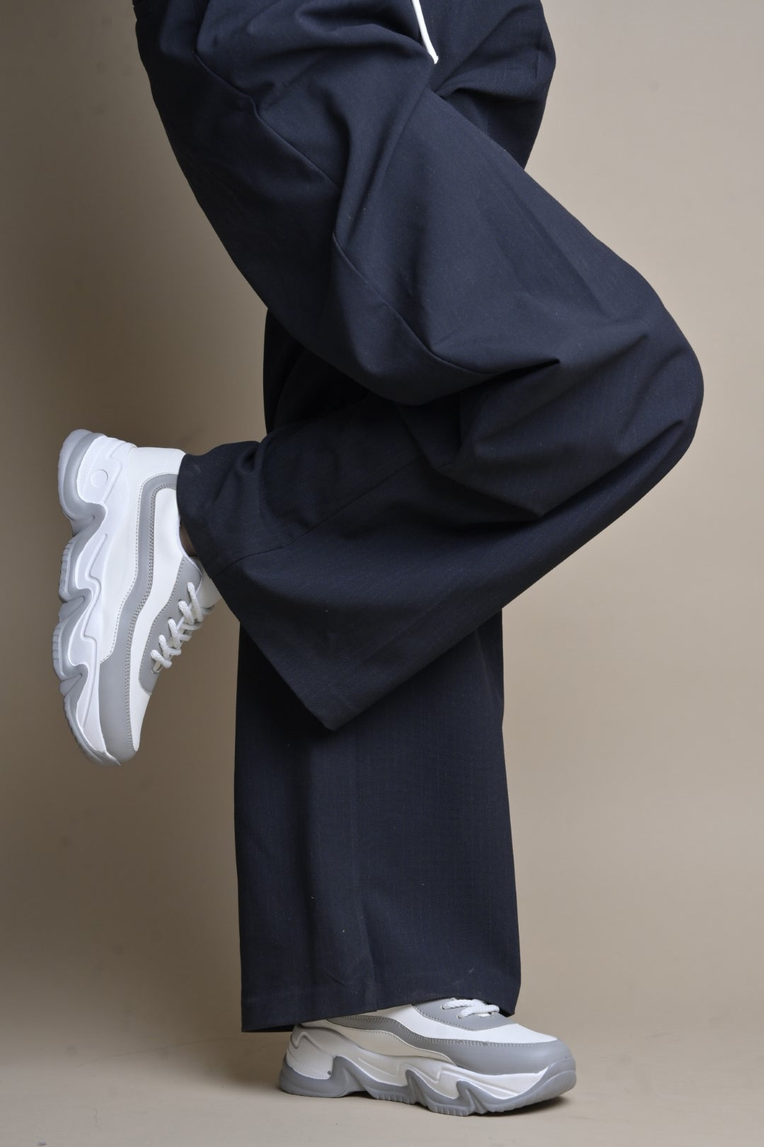 Jm Looks chunky sole sneakers with distinct paneling
Black White