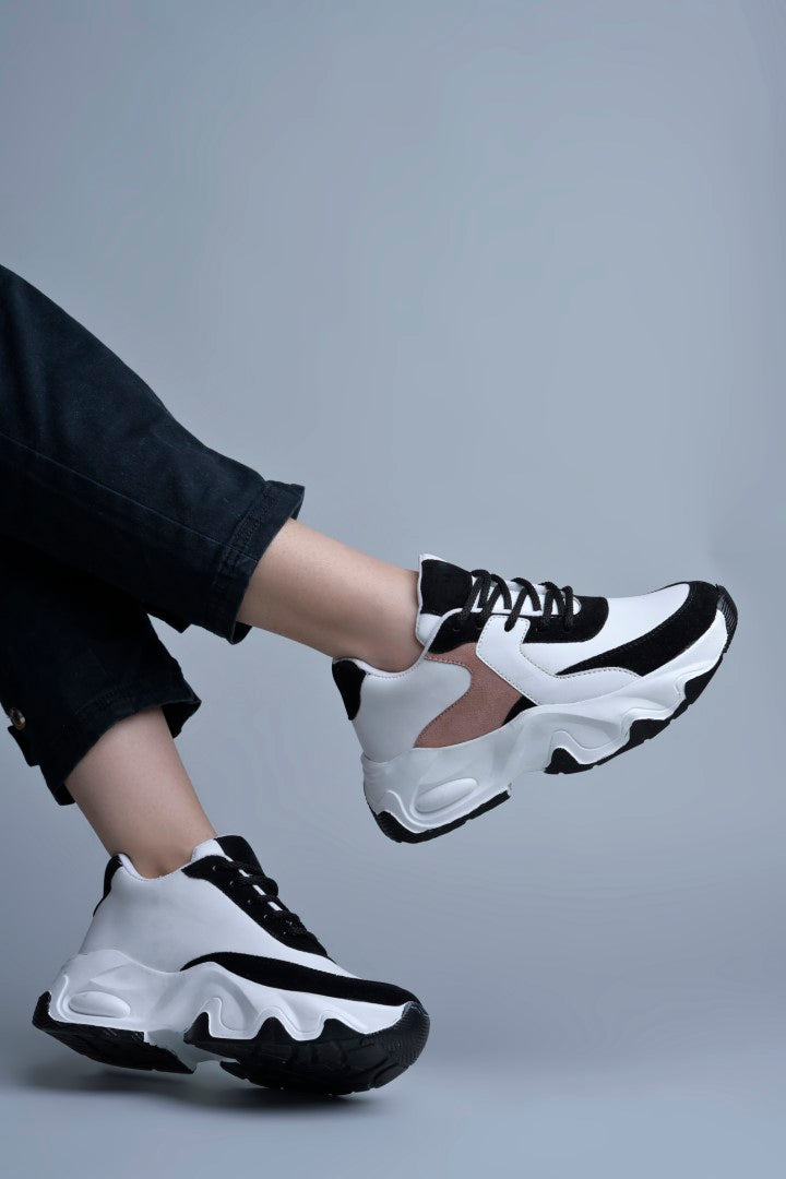 Jm Looks sporty wavy sole sneakers with contrasting panels
Black