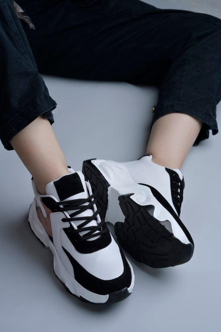 Jm Looks sporty wavy sole sneakers with contrasting panels
Black