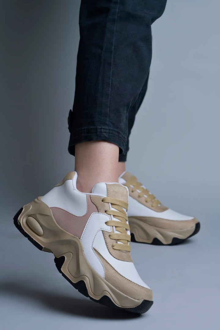 Jm Looks sporty wavy sole sneakers with contrasting panels
Beige