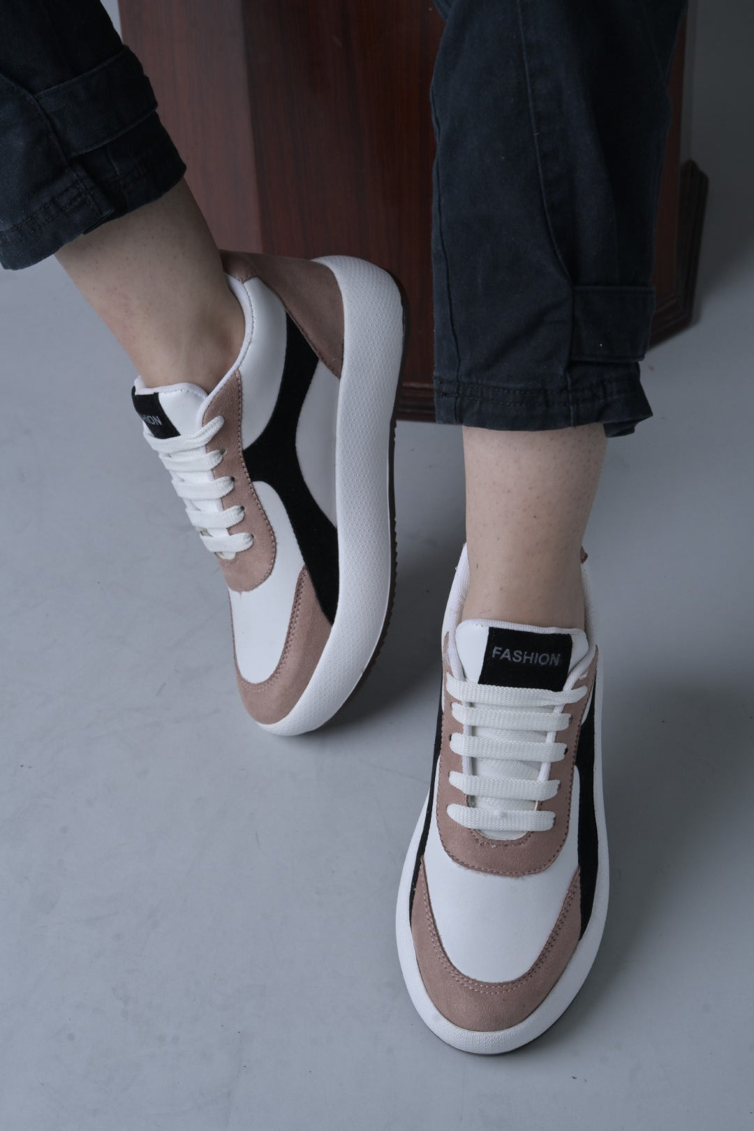 Jm Looks stylish comfort sneakers with contrasting panels and white laces
Pink