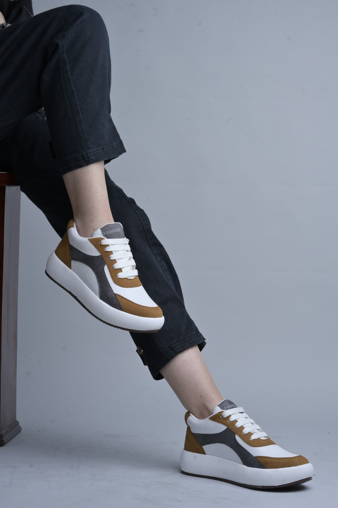 Jm Looks stylish comfort sneakers with contrasting panels and white laces
Tan