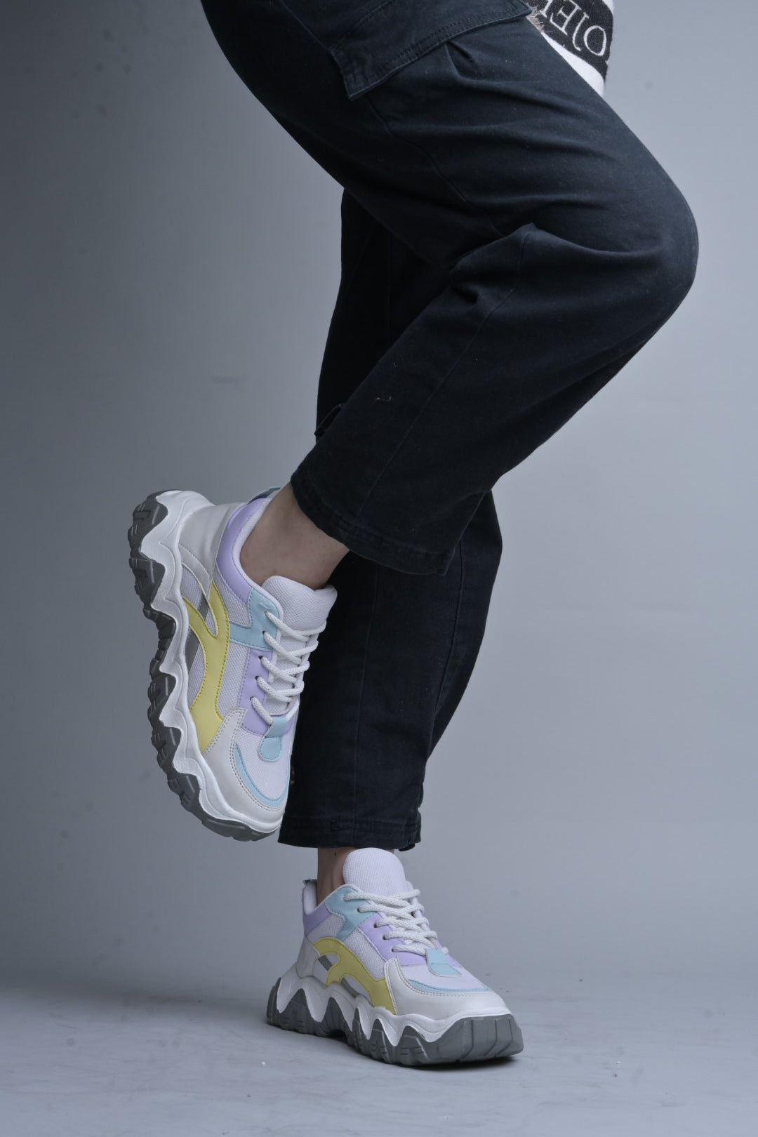 Jm Looks trendy chunky sole sneakers with wavy design elements
White