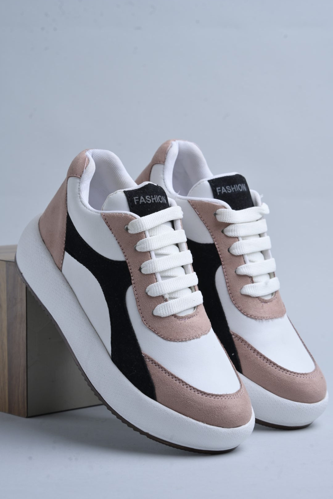 Jm Looks stylish comfort sneakers with contrasting panels and white laces
Pink