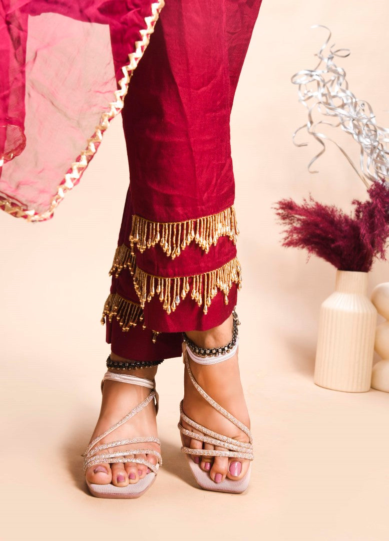 Jm Looks block heels featuring shimmering multi-straps and an elasticated ankle strap
Sultan