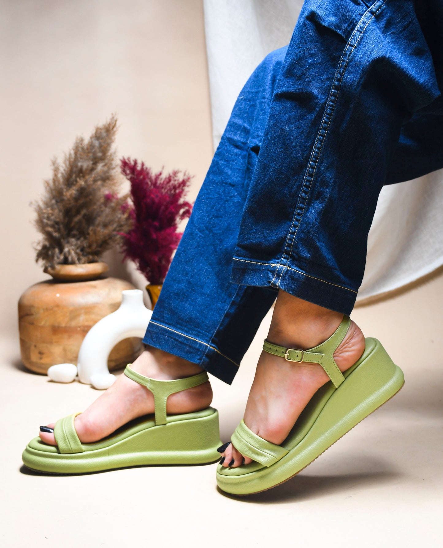 JM Looks platform wedge sandals with a single vamp strap and an adjustable ankle strap
Pista