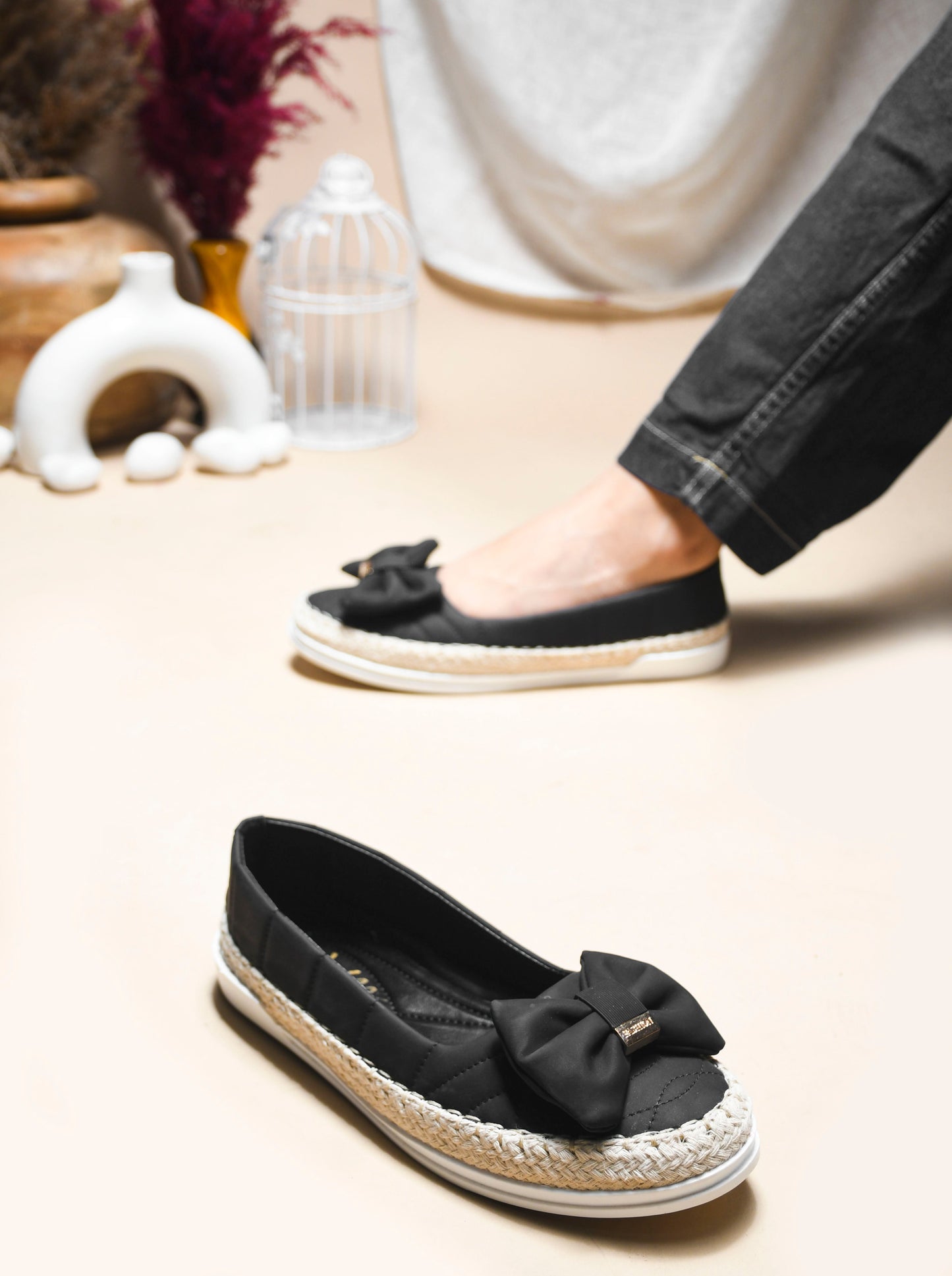 JM Looks espadrille loafers featuring a prominent bow and woven sole detail
Wood Rose