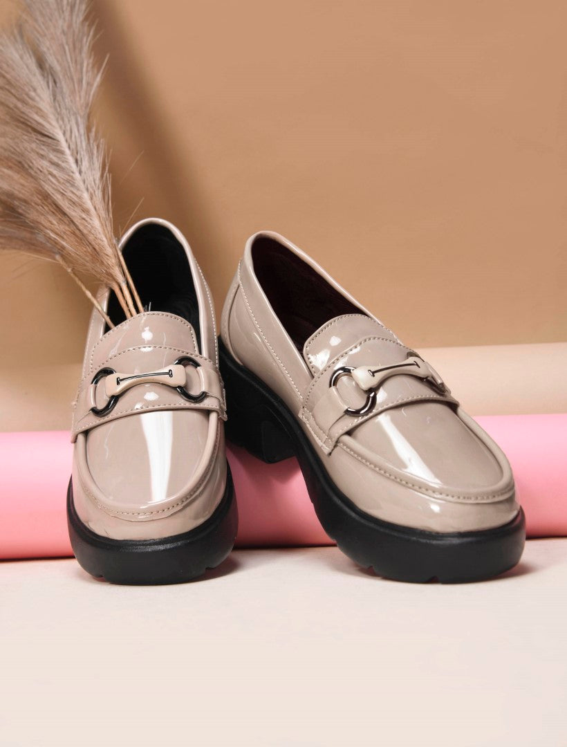 Jm Looks chunky sole loafers with a buckle detail on the vamp
Beige