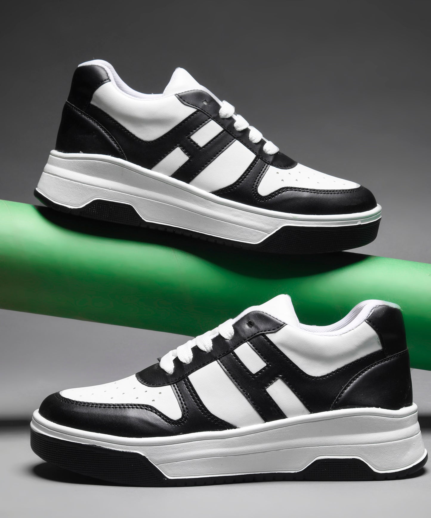 Sneakers with Bold Design & Elevated Sole