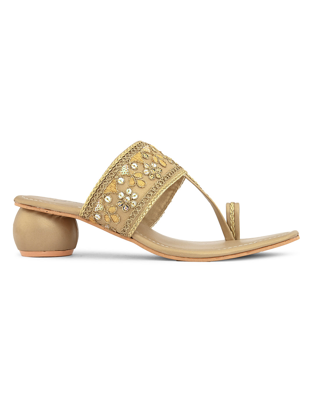 embellished toe-ring sandals with a low block heel
 Golden