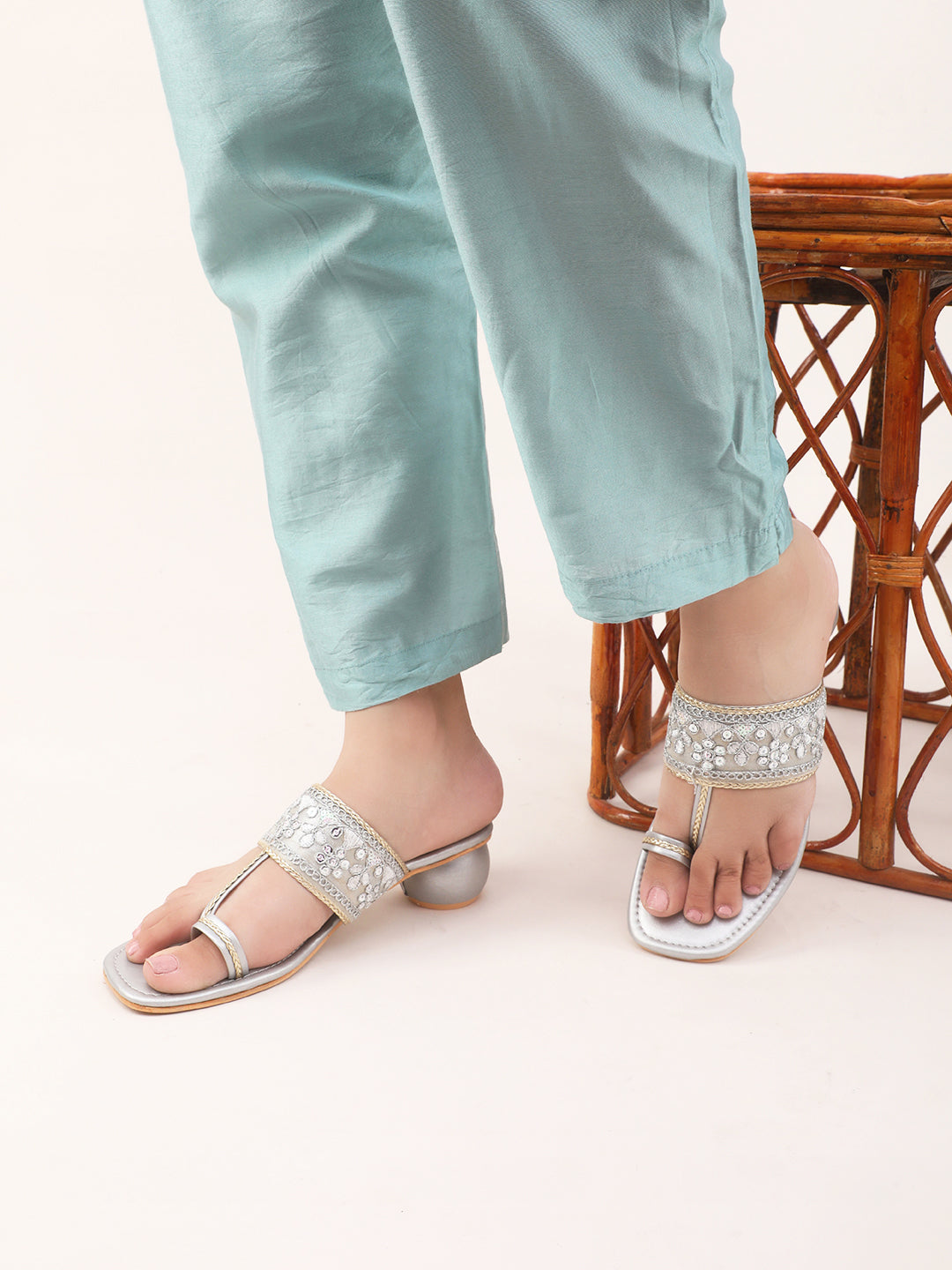 embellished toe-ring sandals with a low block heel
 Silver