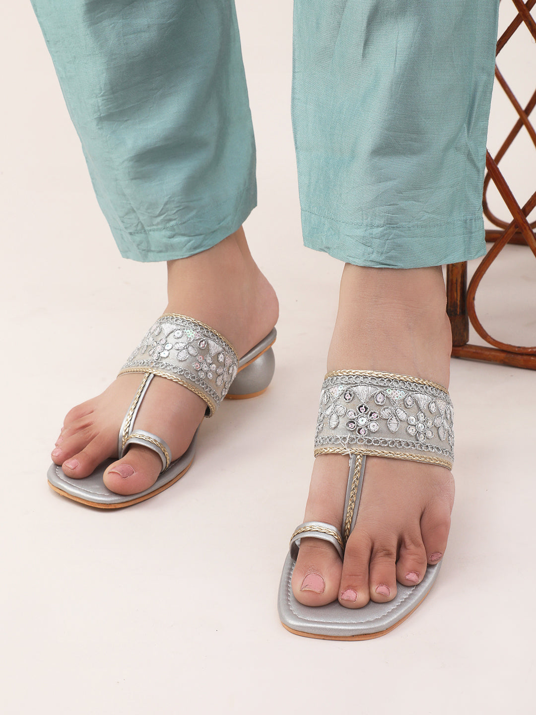 embellished toe-ring sandals with a low block heel
 Silver