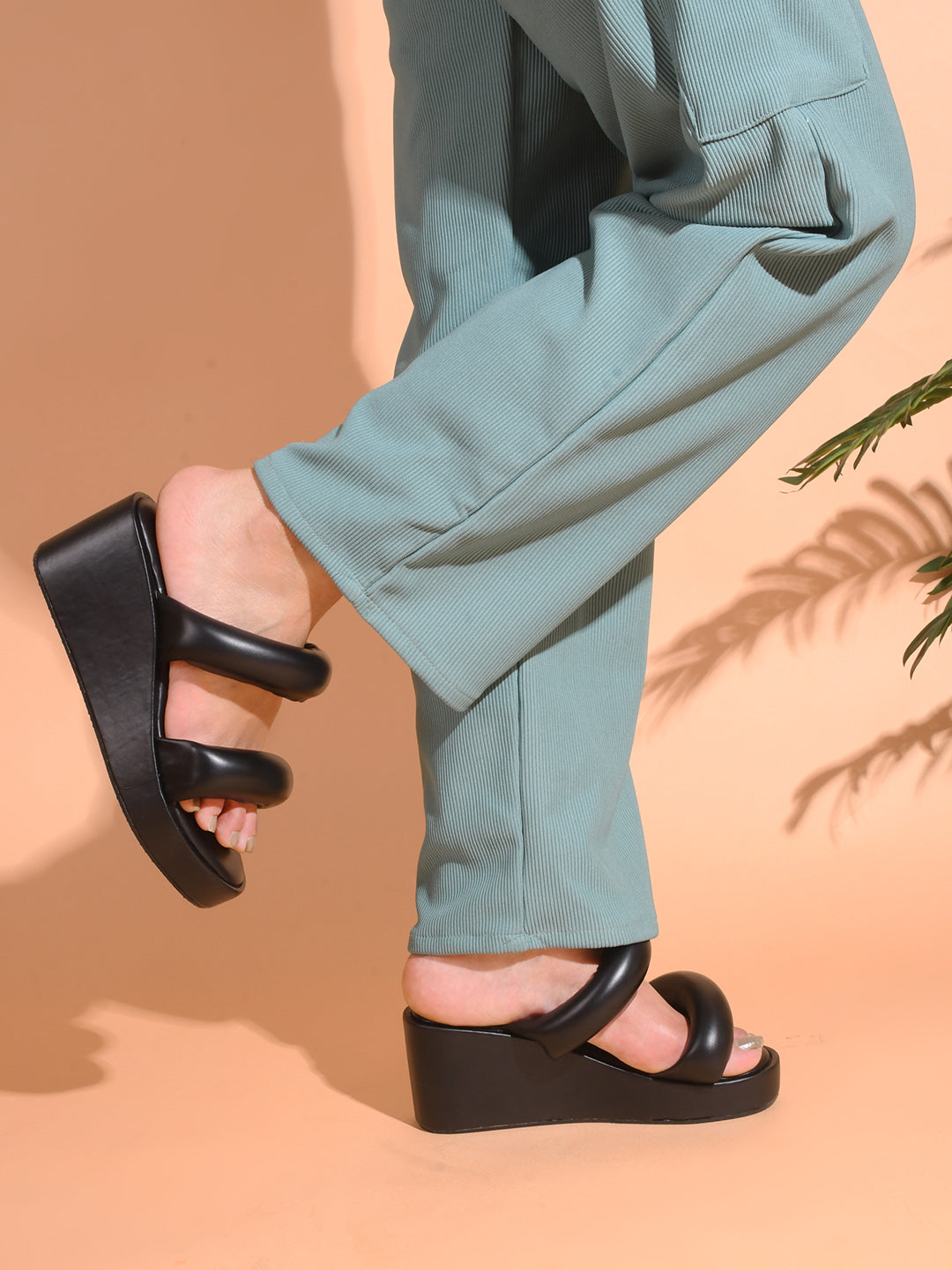 platform wedge sandals with puffy double straps
Black