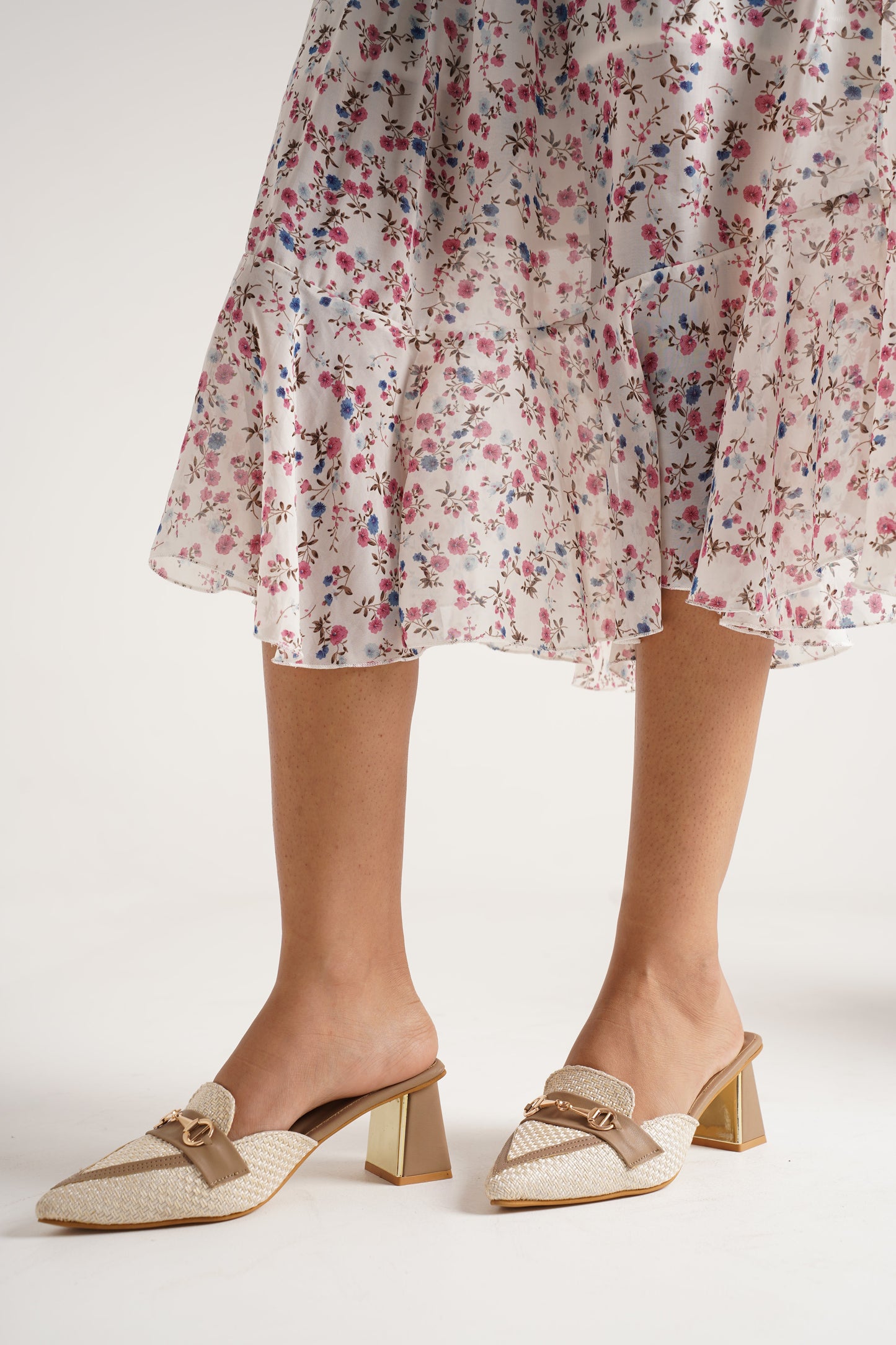 Jm Looks woven textured mule loafers with a chain detail and a block heel with a metallic accent
Beige