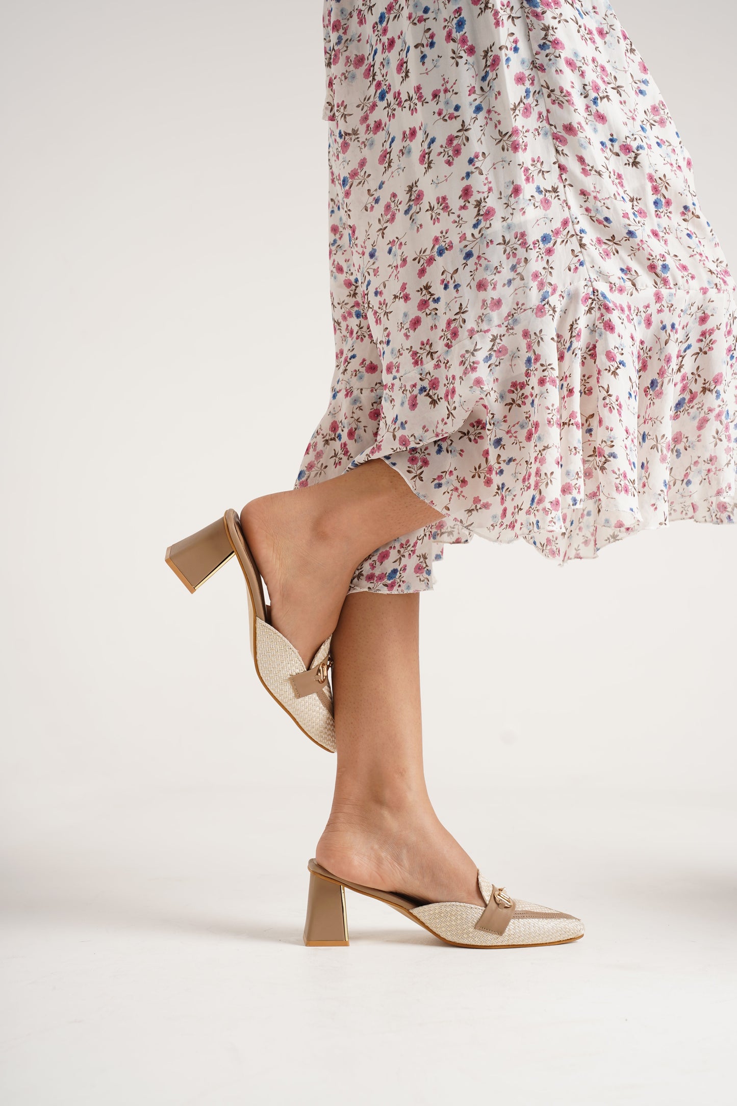Jm Looks woven textured mule loafers with a chain detail and a block heel with a metallic accent
Beige