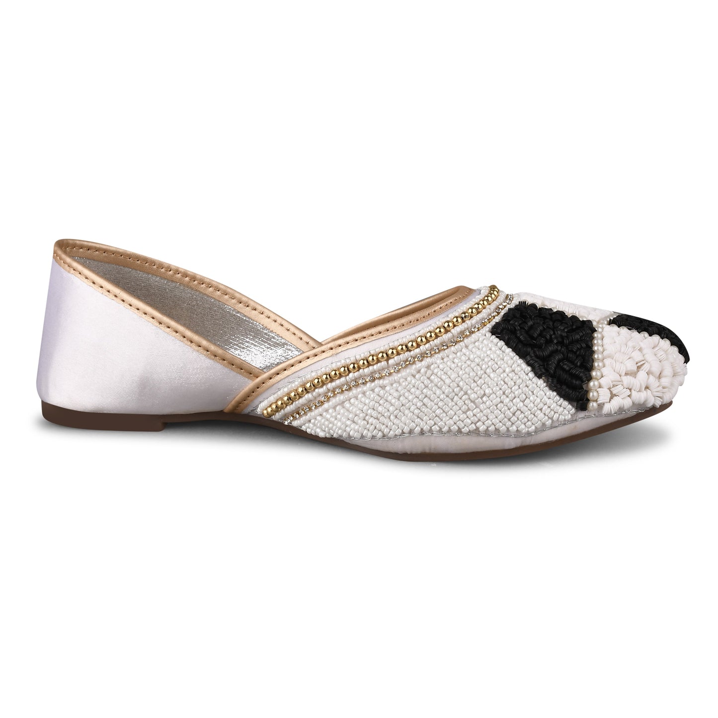 juttis featuring a checkered pattern made from beads
White