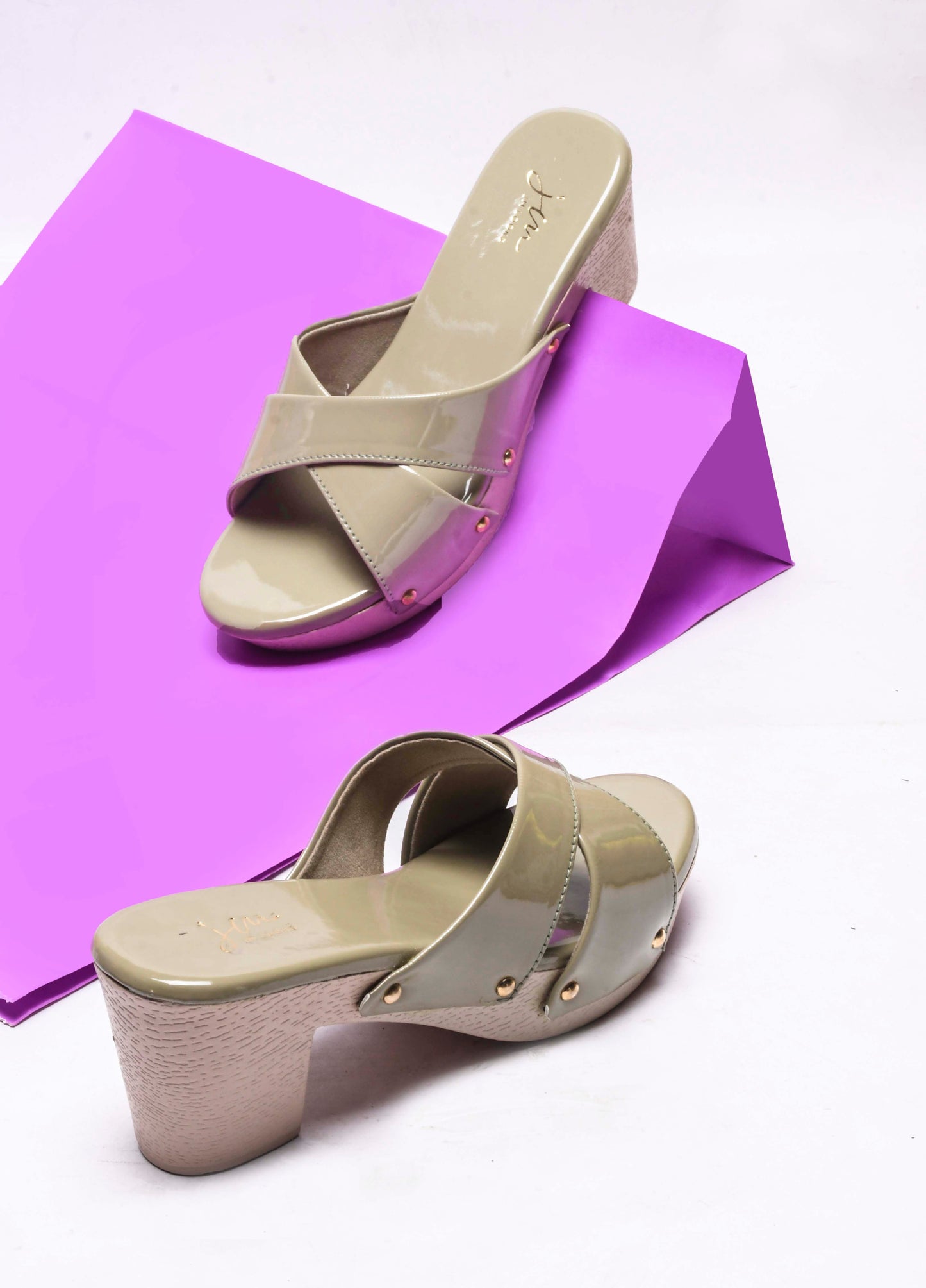 Jm Looks criss-cross block heel sandals with a comfortable sole
Green