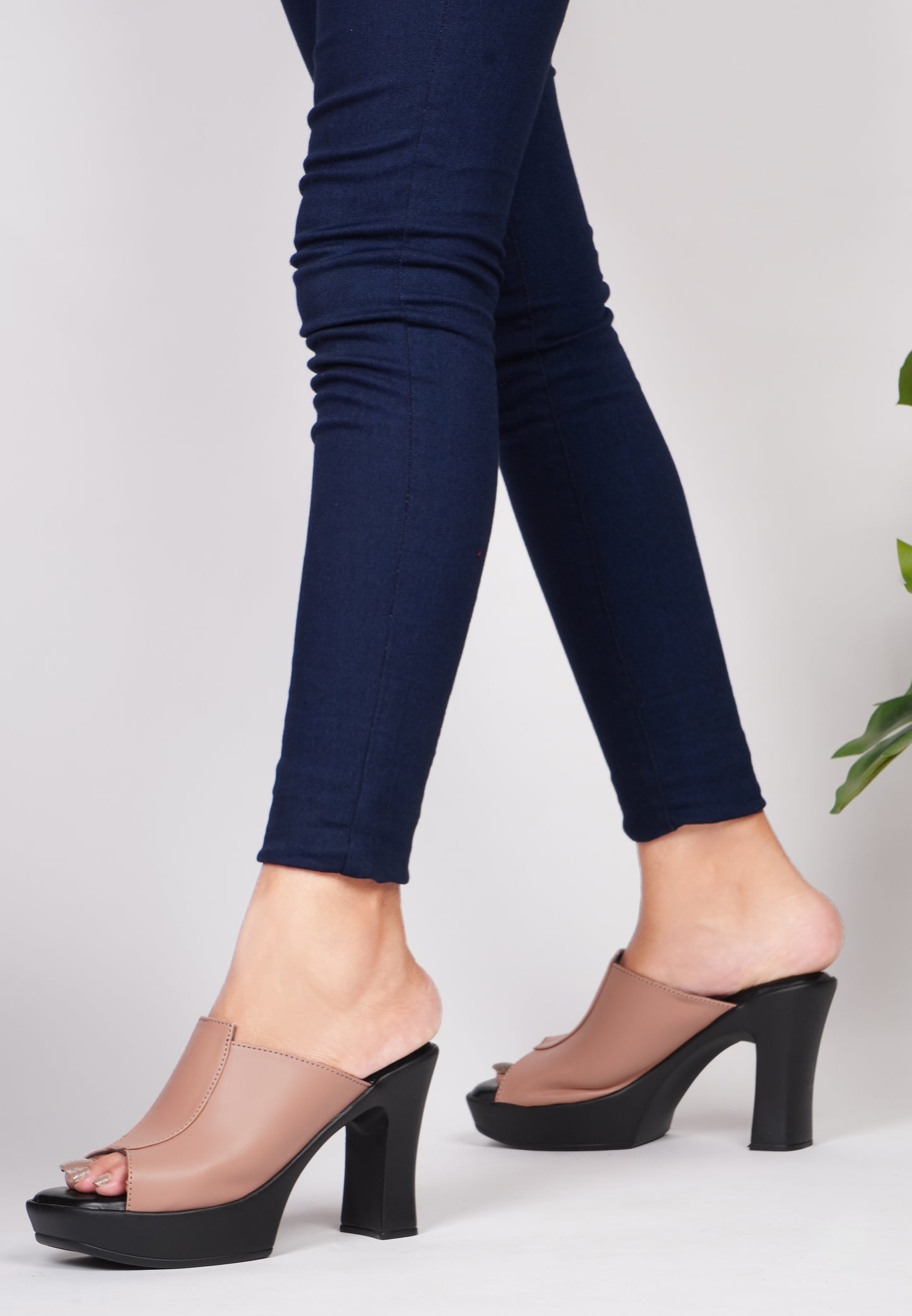 Women's & Girls' Open-Toe Chunky Heeled Sandals at JM LOOKS Peach