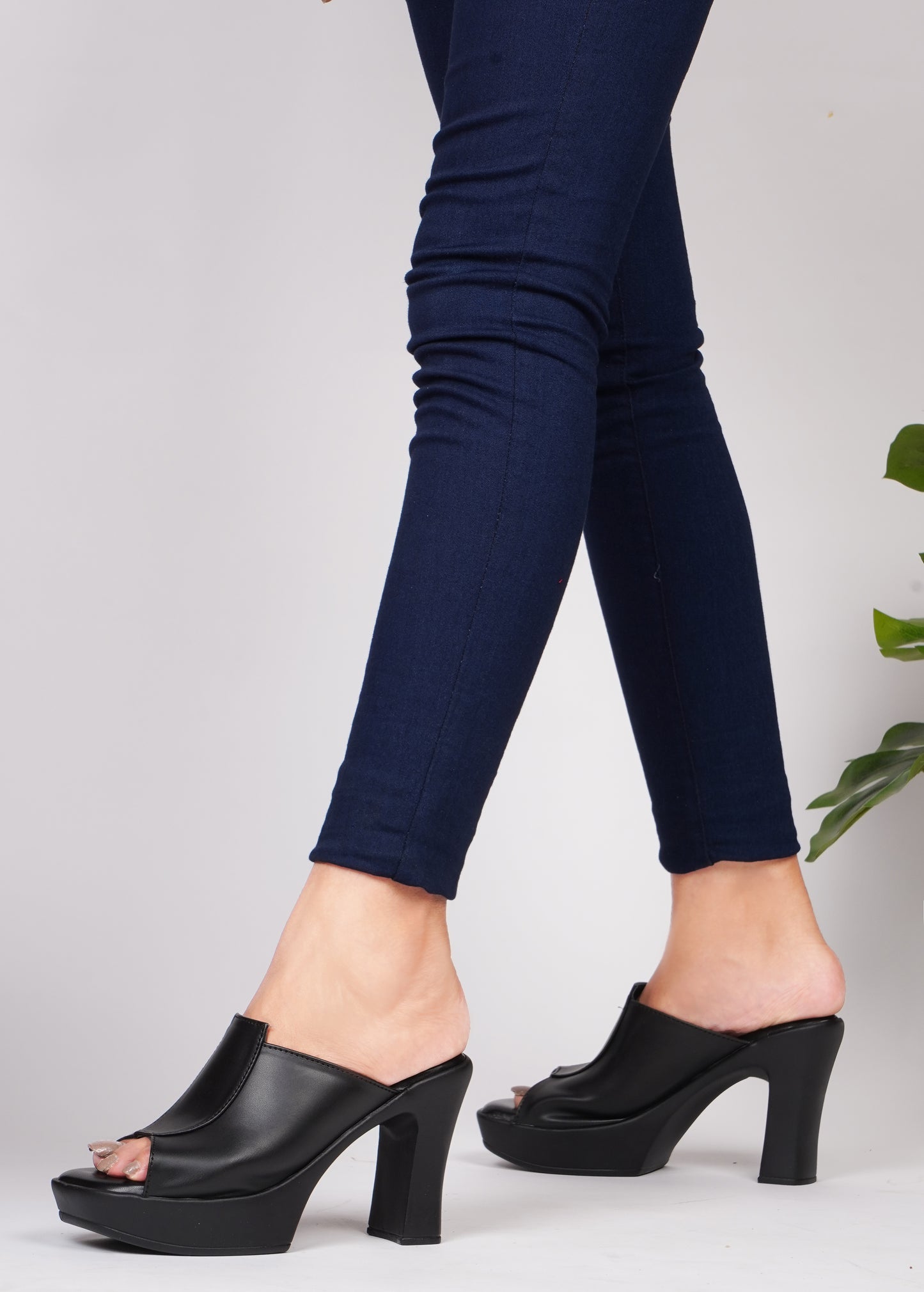 Women's & Girls' Open-Toe Chunky Heeled Sandals at JM LOOKS Black