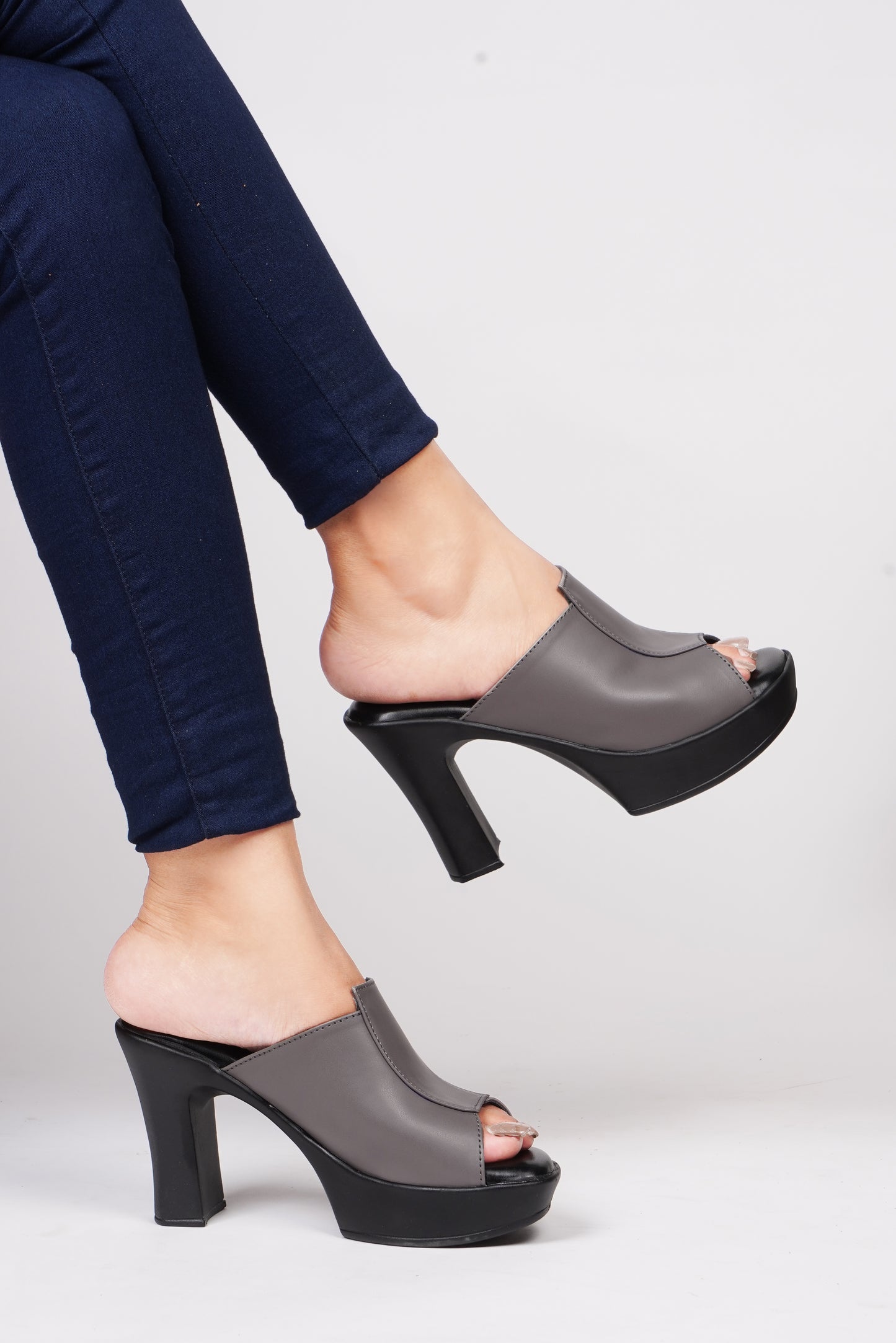 Women's & Girls' Open-Toe Chunky Heeled Sandals at JM LOOKS Grey