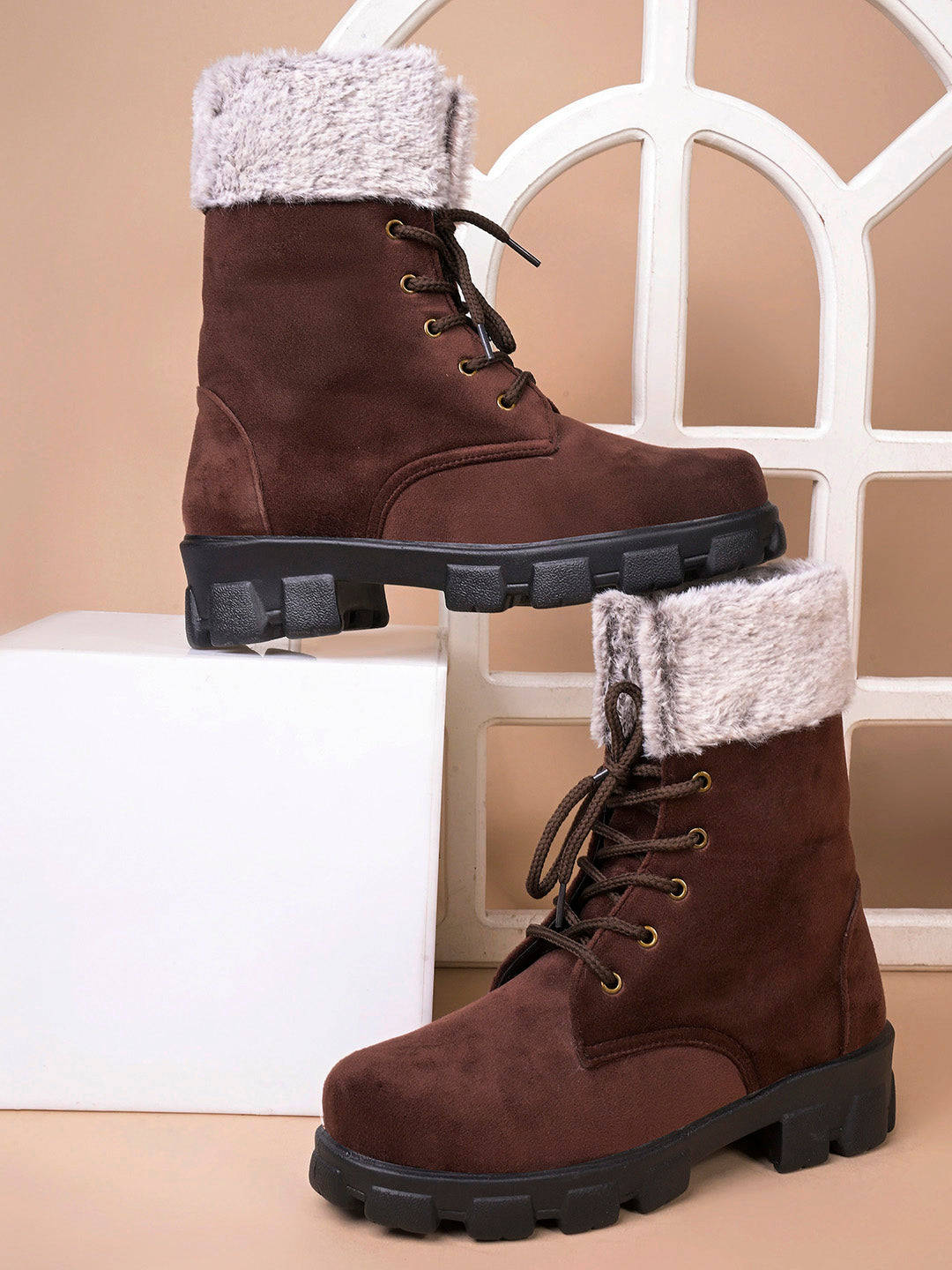 Women Furry Collar Lace-Up Winter Boots