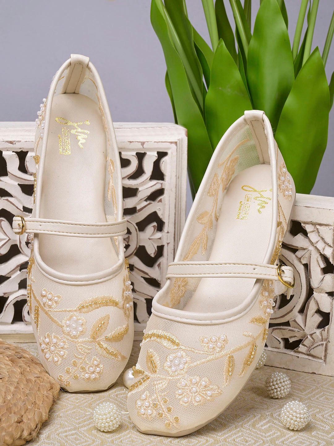 Embroidered Floral Mesh Flat Jutti Shoes for Women