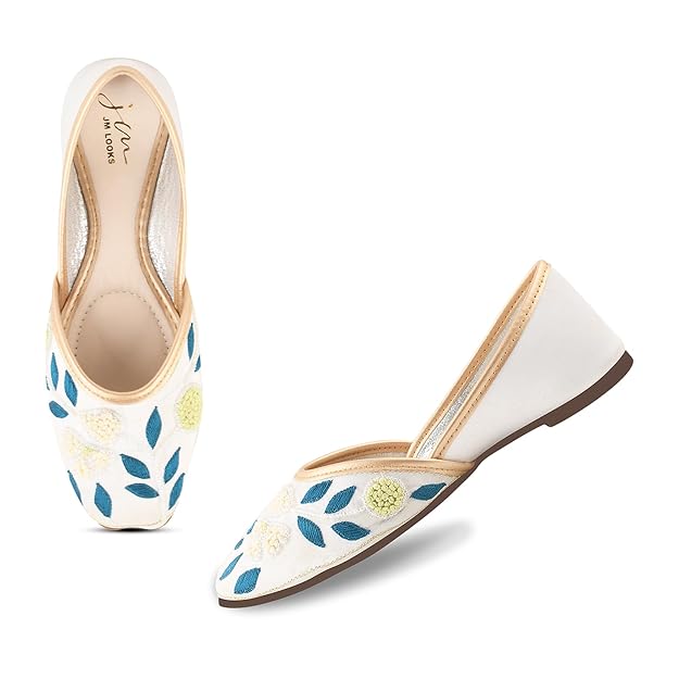 Women's White Handcrafted floral embroidered Ethnic Punjabi juttis for Wedding Party Occasion