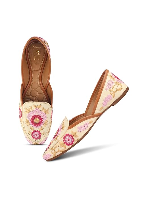 Women Ethnic Embroidered square toe Floral Jutti Flats Gold