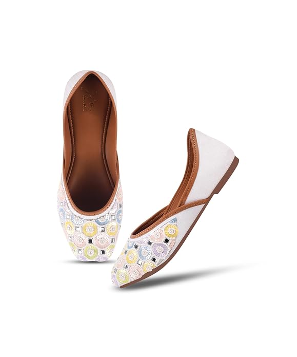 Women Cream Handcrafted Colorful Flowers Ethnic Embellished Mojari Jutti Flats with Cushion