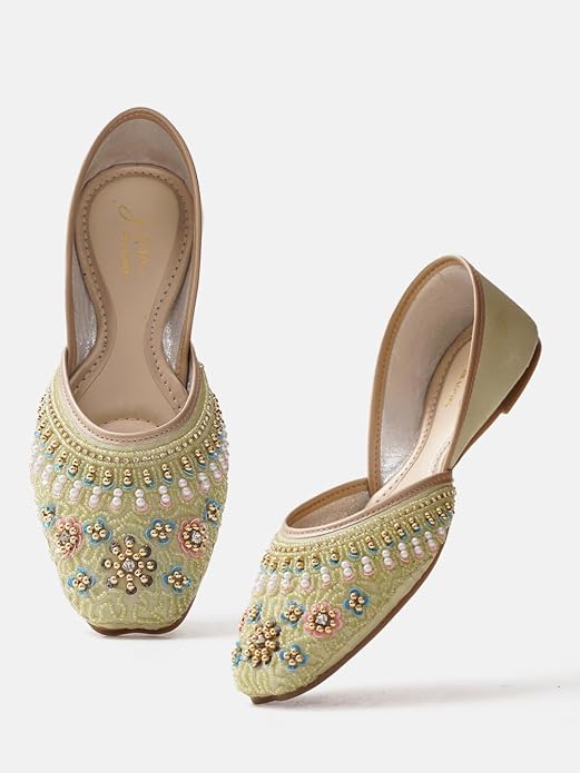 traditional floral embroidered juttis beadwork Pista