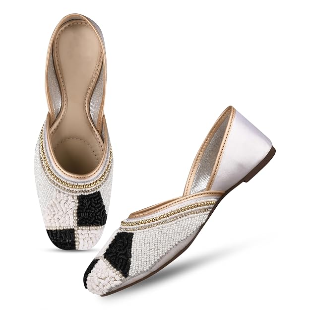 Women White Ethnic Embellished Square Toe checkered pattern Stone Work & beads work juttis