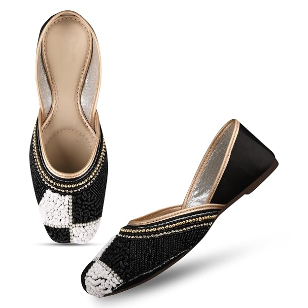 Women  Black Ethnic Embellished Square Toe checkered pattern Stone Work & beads work juttis