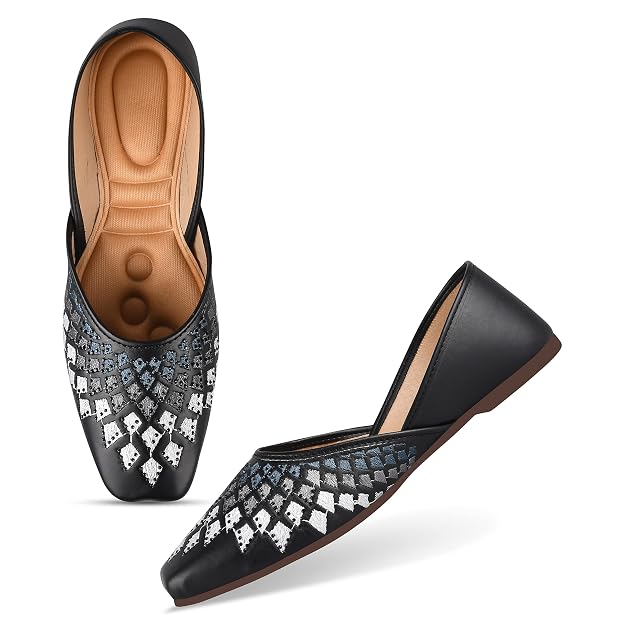 Women Ethnic Embellished Square Toe Leather Slip-On Flat jutti Black
