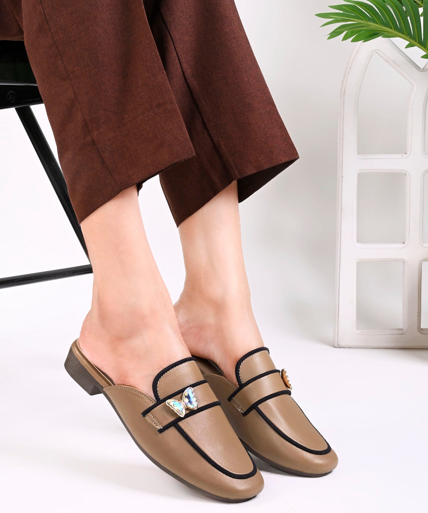 Taupe