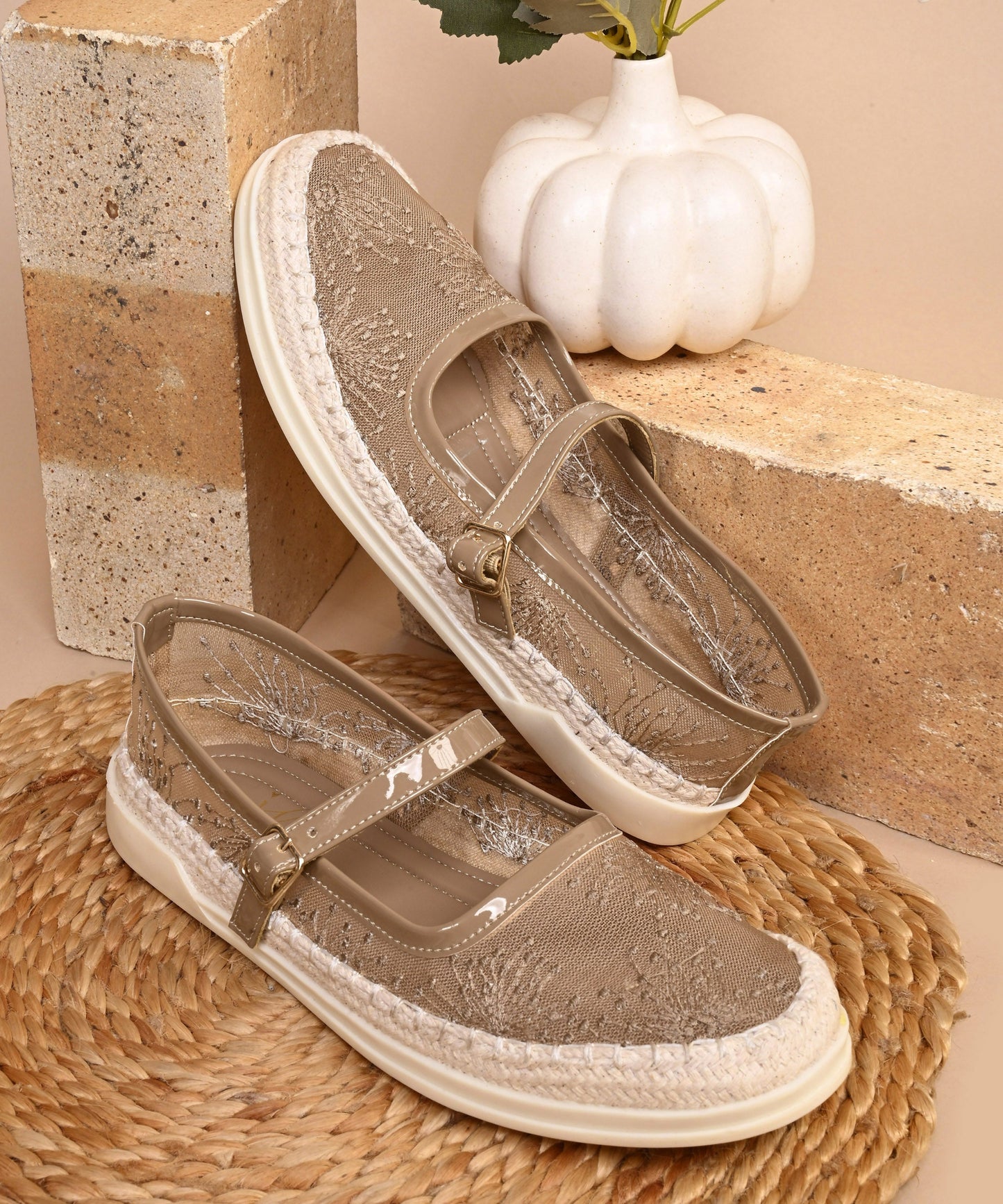 Taupe