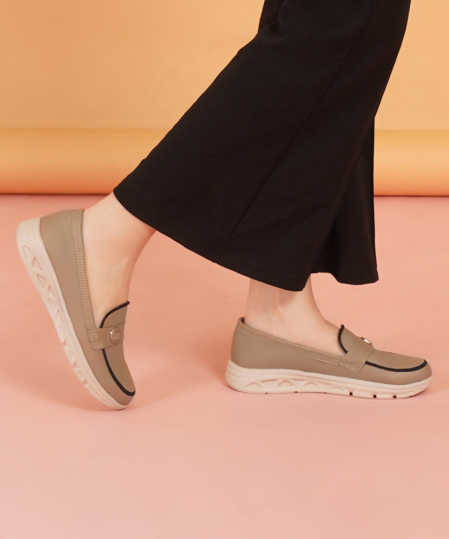 Taupe