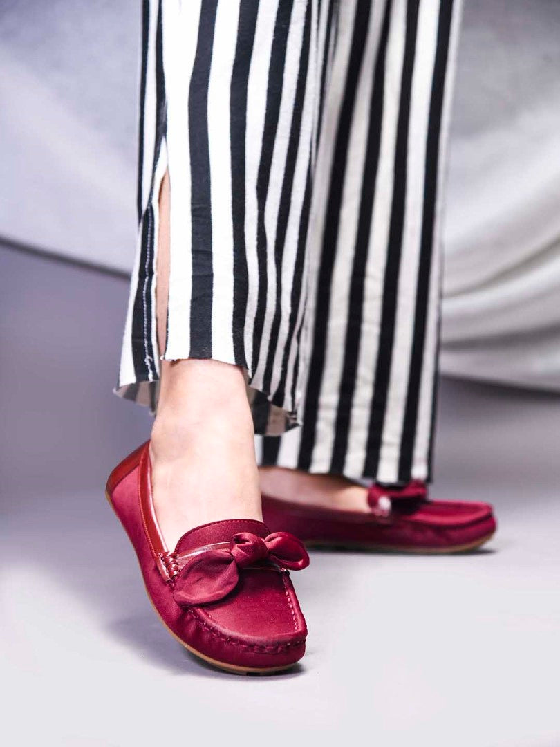 JM Looks women's driving loafers with a bow detail on the vamp and a stitched moc toe
 Cherry