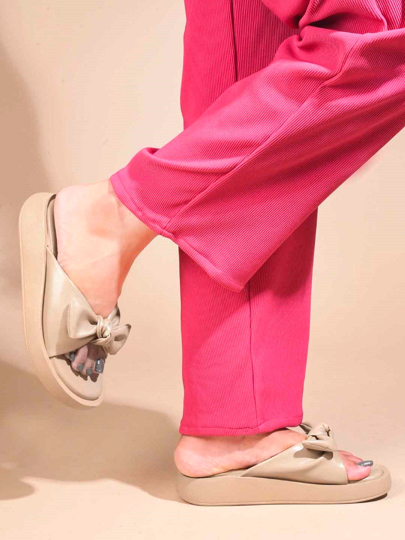 JM Looks women's platform slides with a large bow detail on the strap
 Beige