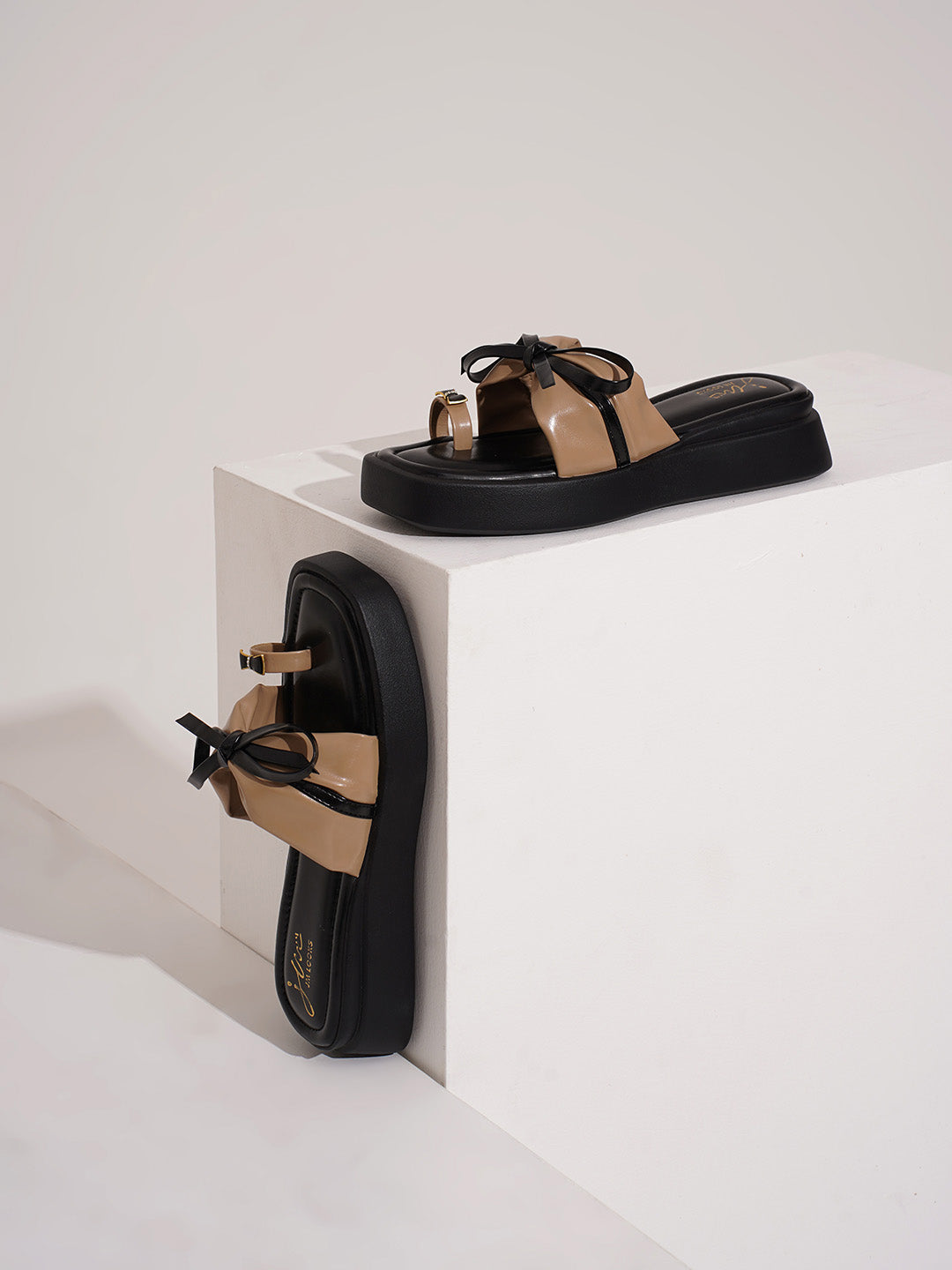 BLACK-BEIGE